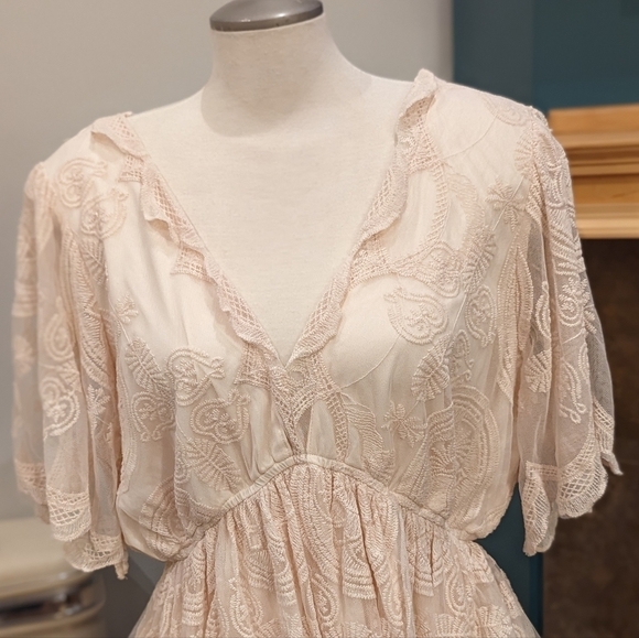 ARULA Enzo Embroidered Lace Peplum Boho Top, Elastic Waistline. (SzC) 22… - Picture 4 of 15